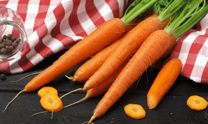 Read more about the article Why Is Carrot Juice So Sweet? (Facts That Will Surprise You)